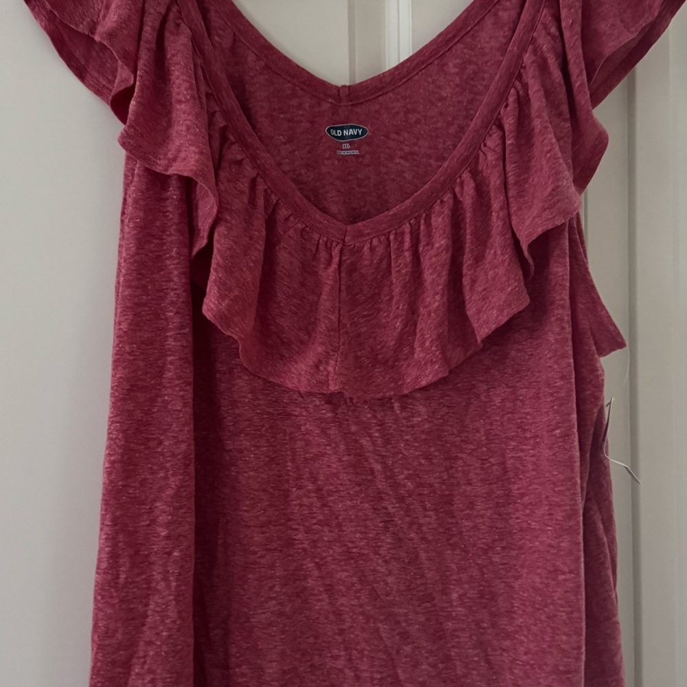 New with tags Old Navy Women's Ruffled Burgundy Blouse